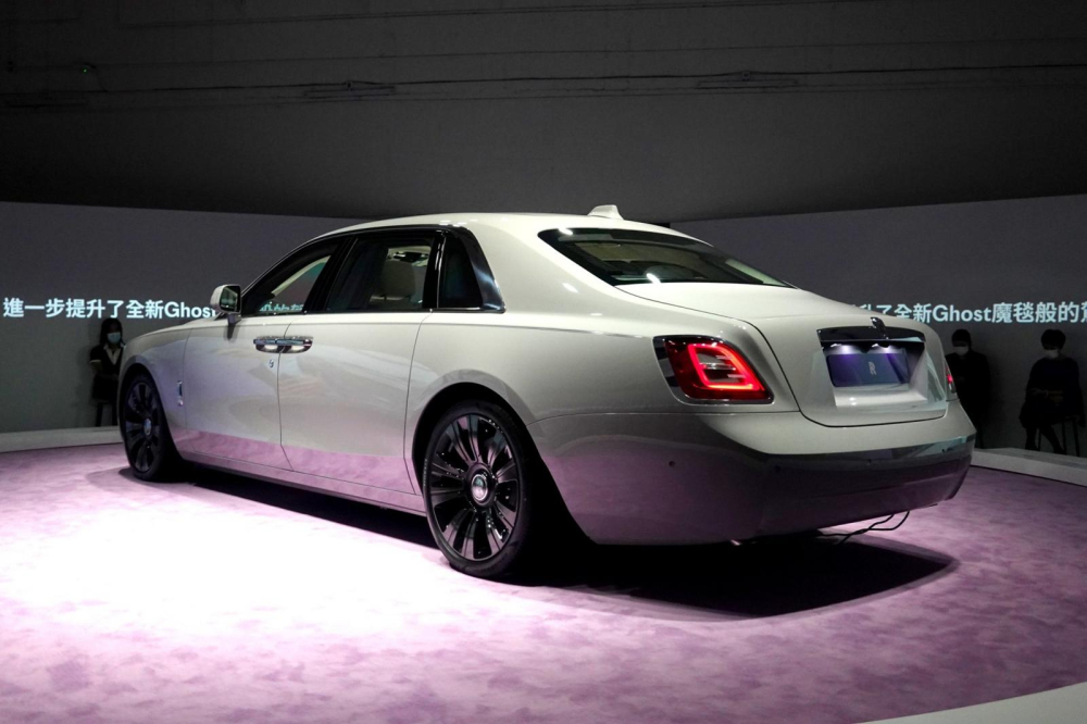Rolls-Royce Ghost thế hệ mới trình làng ở Hồng Kông với mức giá ấn tượng chỉ từ 17 tỷ đồng khiến nhà giàu Việt phát thèm