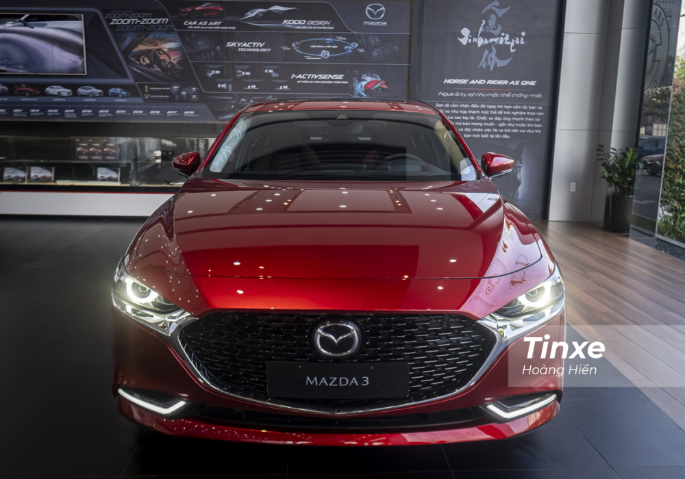 Mazda3 2.0 Signature phiên bản 100 năm sẽ chỉ được sản xuất với số lượng giới hạn 40 chiếc tại Việt Nam.
