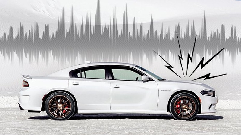 Vật liệu c&aacute;ch &acirc;m khoang m&aacute;y &ocirc; t&ocirc; thường c&oacute; lớp nh&ocirc;m để vừa c&aacute;ch &acirc;m, vừa c&aacute;ch nhiệt.