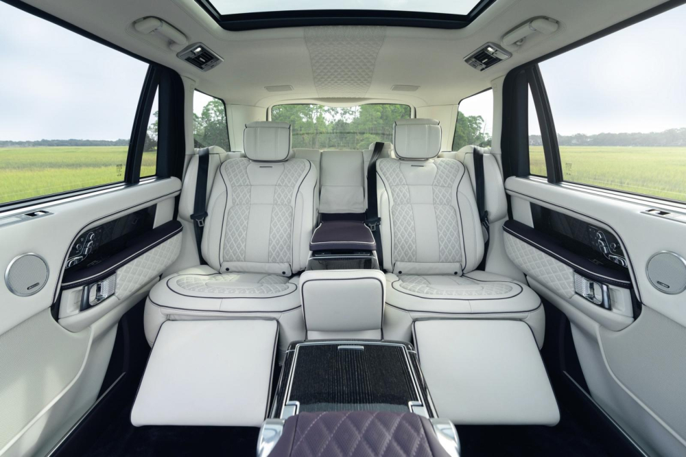 Hàng ghế sau của Range Rover Autobiography Sandringham Edition
