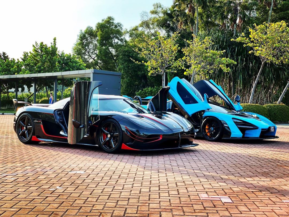 Koenigsegg Agera RS Genesis có kiểu cửa cắt kéo, mở về trước