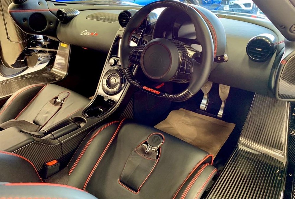 Chiếc siêu xe Koenigsegg Agera RS Genesis này đã được đổi tay lái từ trái sang phải