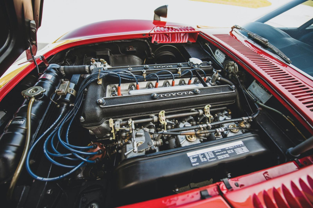 Hệ thống động cơ của chiếc Toyota 2000GT 1967 Hệ thống động cơ của chiếc Toyota 2000GT 1967