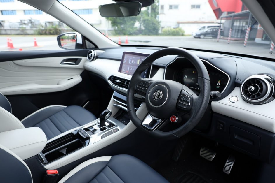 Nội thất bên trong MG HS PHEV 2020