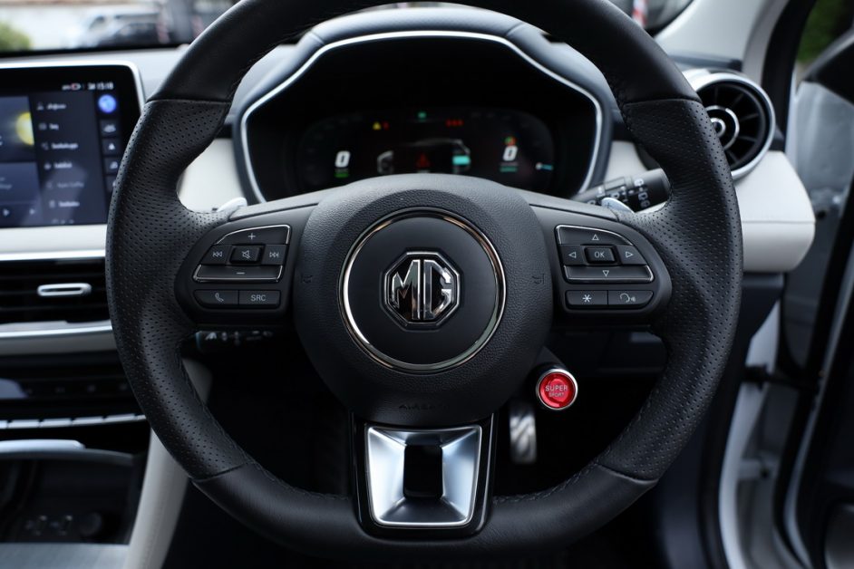 Vô lăng của MG HS PHEV 2020