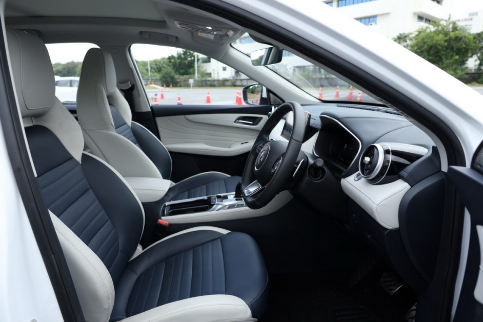 MG HS PHEV 2020 có khá nhiều hệ thống an toàn hiện đại