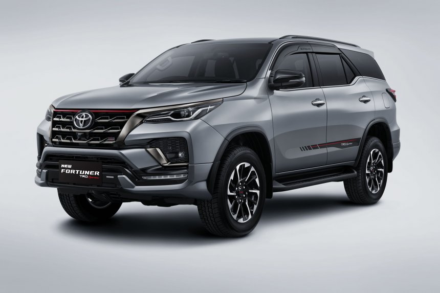 Toyota Fortuner TRD Sportivo 2020 tại Indonesia kh&ocirc;ng c&oacute; động cơ diesel tăng &aacute;p 2.8L