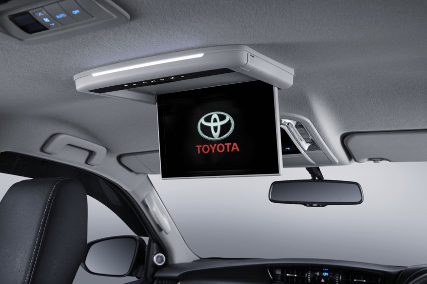 Toyota Fortuner TRD Sportivo 2020 c&oacute; hệ thống giải tr&iacute; cho h&agrave;ng ghế sau