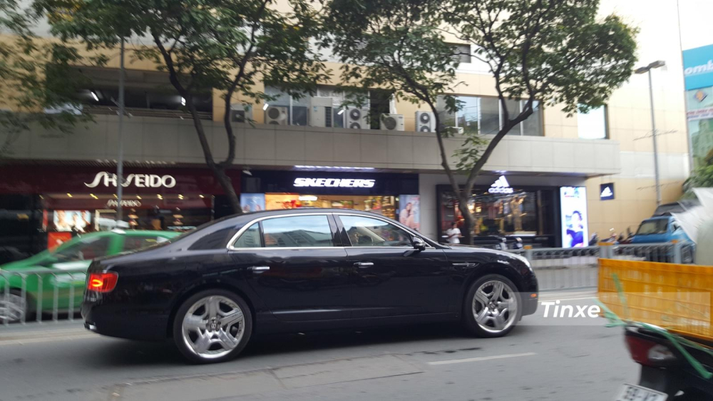 Bentley Flying Spur của Lệ Quyên có giá trên 10 tỷ đồng