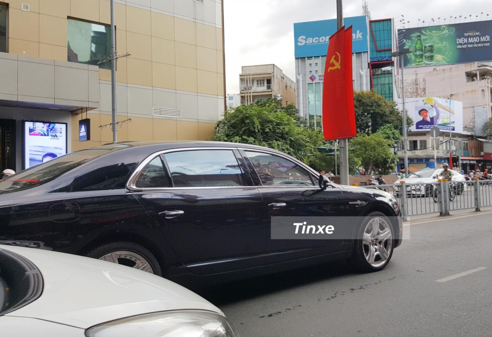 Xe có tốc độ tối đa 294 km/h