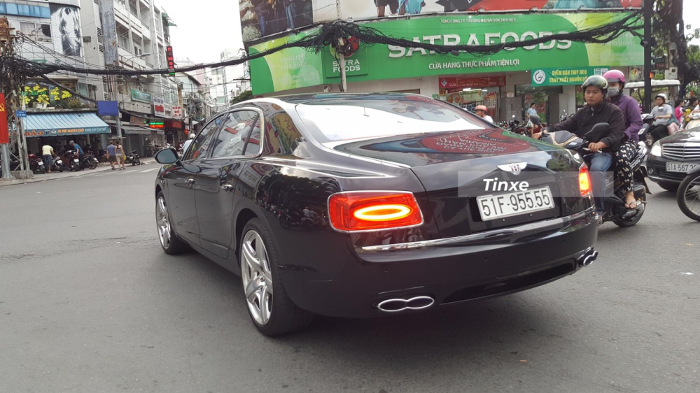 Bentley Flying Spur V8 biển tứ quý 5 của nữ ca sĩ Lệ Quyên có công suất 500 mã lực
