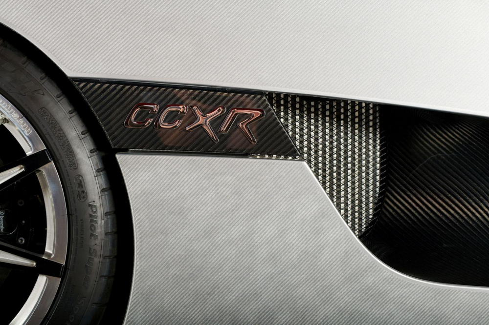 Hợp đồng m&agrave; Luxury Lease Partners đưa ra cho c&aacute;c kh&aacute;ch h&agrave;ng muốn thu&ecirc; Koenigsegg CCXR Trevita l&agrave; số tiền 556 triệu đồng phải trả mỗi th&aacute;ng v&agrave; tiền cọc 15,1 tỷ đồng