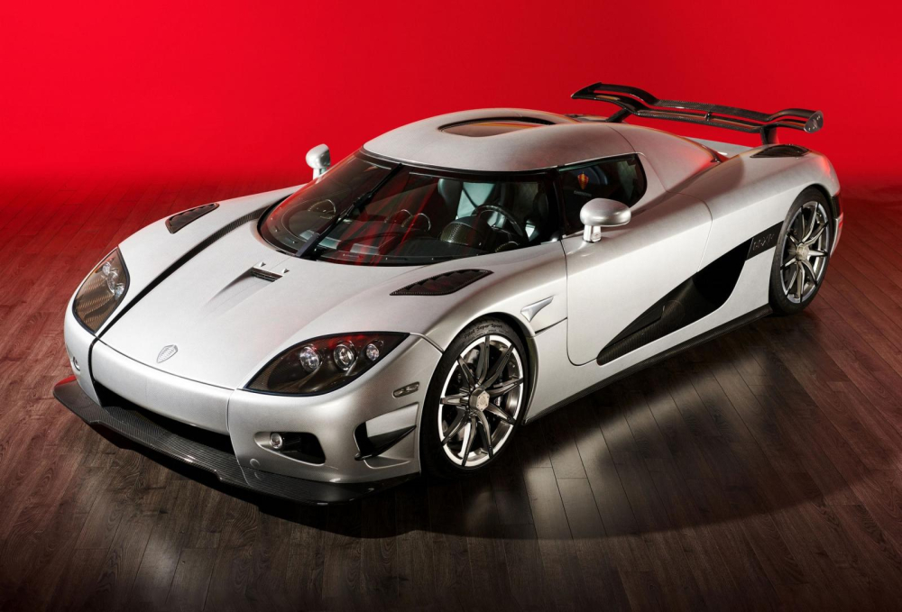 B&aacute;n ho&agrave;i kh&ocirc;ng ai mua, đại l&yacute; cho thu&ecirc; si&ecirc;u xe dệt kim cương Koenigsegg CCXR Trevita với gi&aacute; kh&oacute;c th&eacute;t