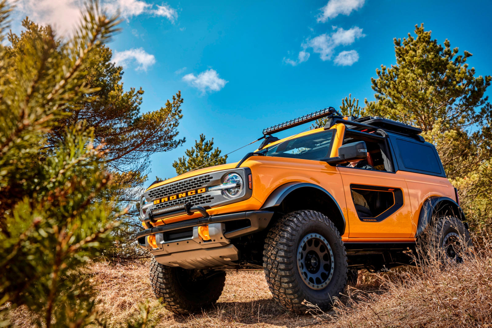 Ford Bronco 2021 tiêu chuẩn có giá khởi điểm 28.500 USD