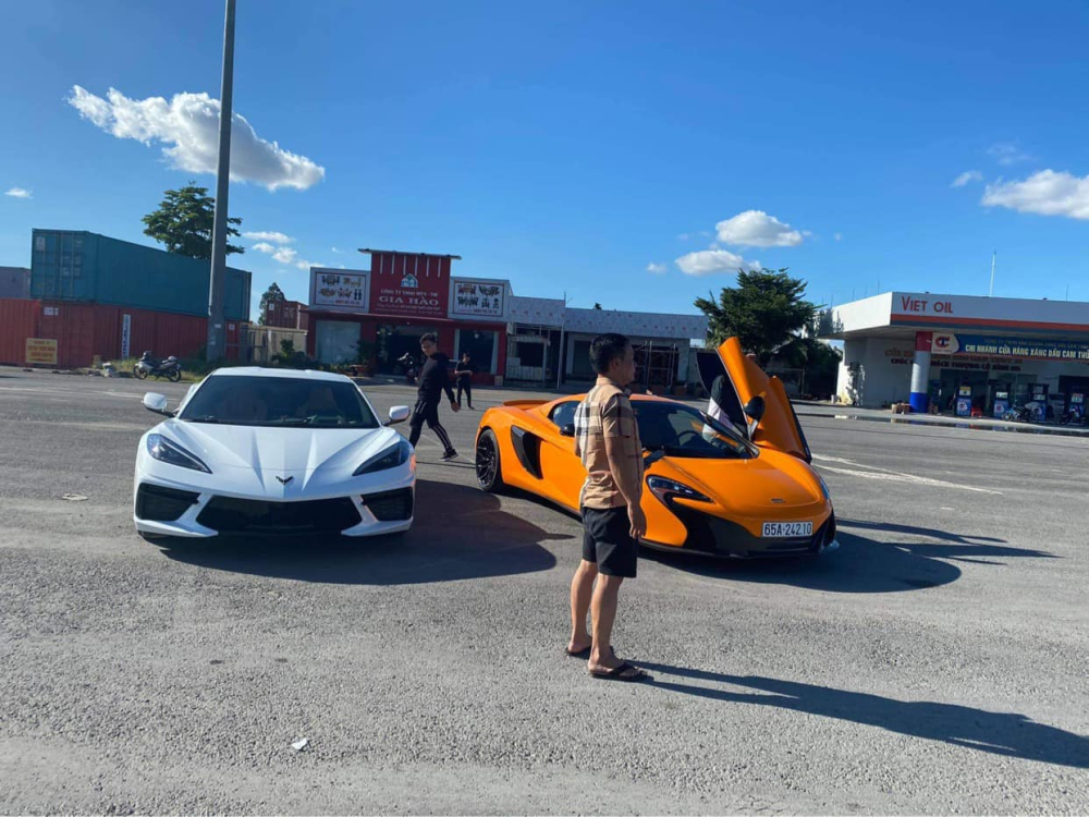 Chevrolet Corvette C8 đầu tiên về Việt Nam cùng siêu xe mui trần McLaren 650S Spider