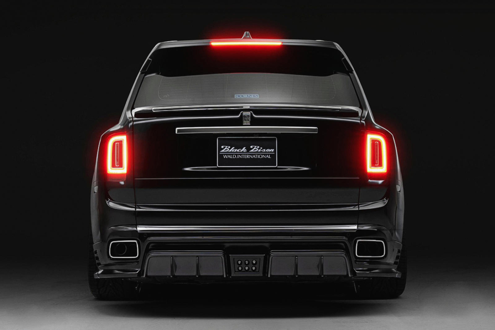 Đuôi xe Rolls-Royce Cullinan Sports Line Black Bison Edition
