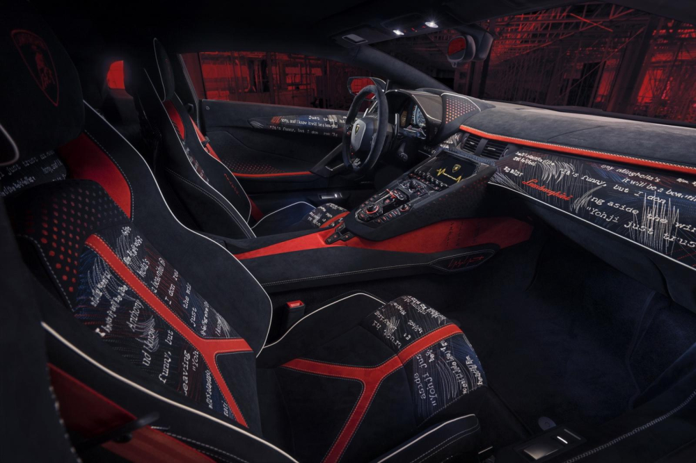 Bên trong khoang lái của siêu xe Lamborghini Aventador S Yamamoto