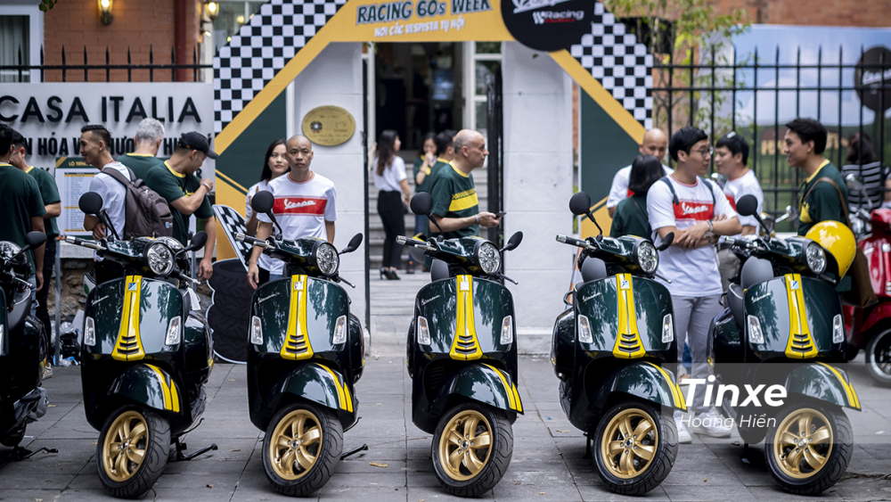 Vespa GTS 300 HPE Racing Sixties l&agrave; mẫu xe tay ga cao cấp mới nhất vừa được ra mắt của Piaggio Việt Nam.