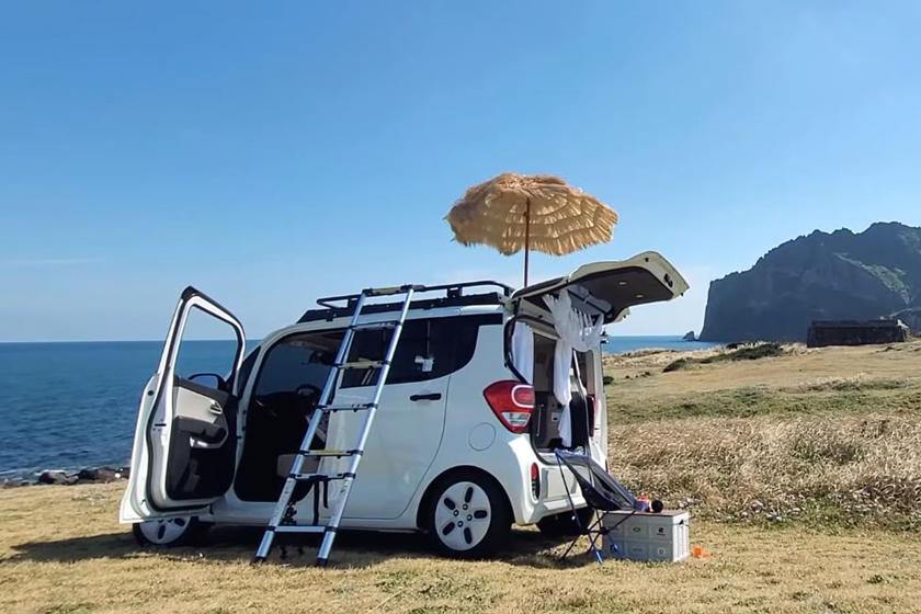 Ravy trông nhỏ bé, song lại có đủ tiện nghi cần thiết để đi cắm trại nơi xa Ravy trông nhỏ bé, song lại có đủ tiện nghi cần thiết để đi cắm trại nơi xa