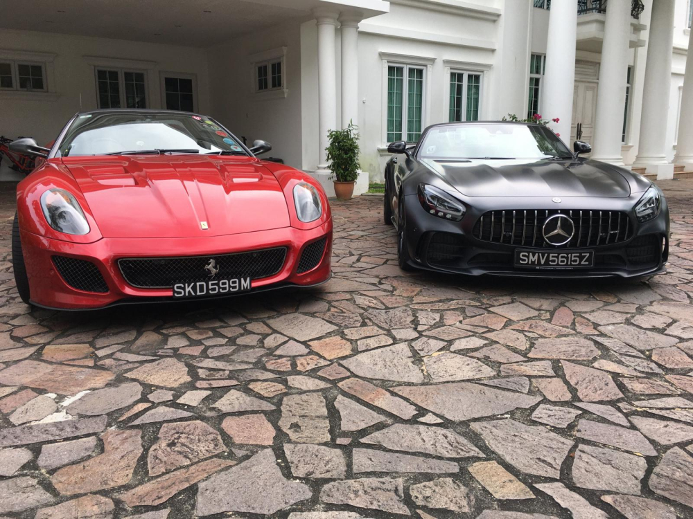 Mercedes-AMG GT R Roadster mới được đại gia Singapore bổ sung vào garage xe đẹp mắt của mình Mercedes-AMG GT R Roadster mới được đại gia Singapore bổ sung vào garage xe đẹp mắt của mình