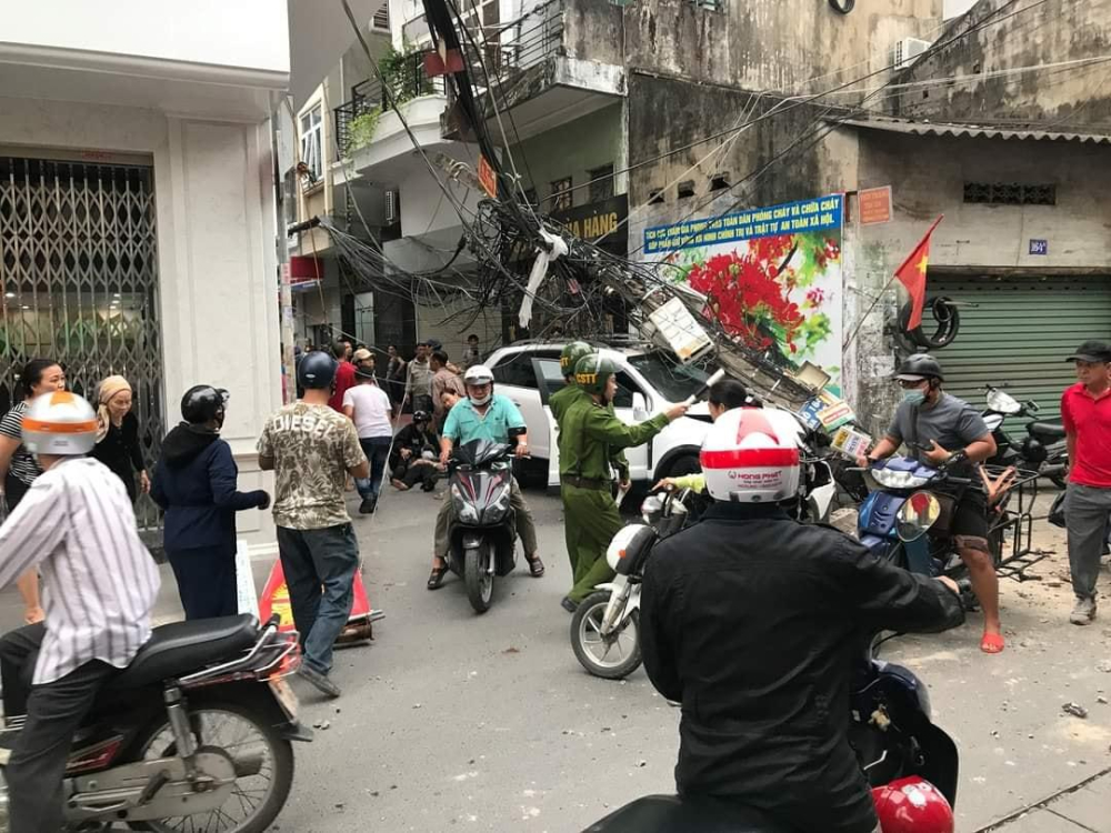 Giao thông qua khu vực này bị ùn tắc nhẹ