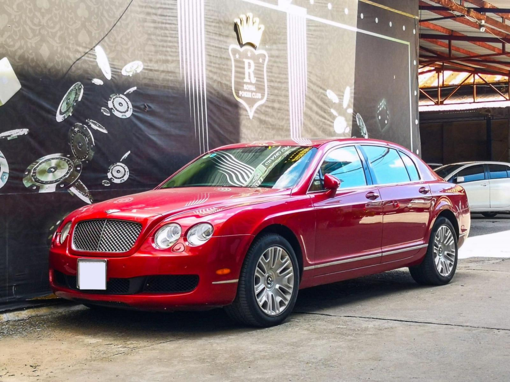 Còn đây là hình ảnh mới nhất của chiếc Bentley Continental Flying Spur này