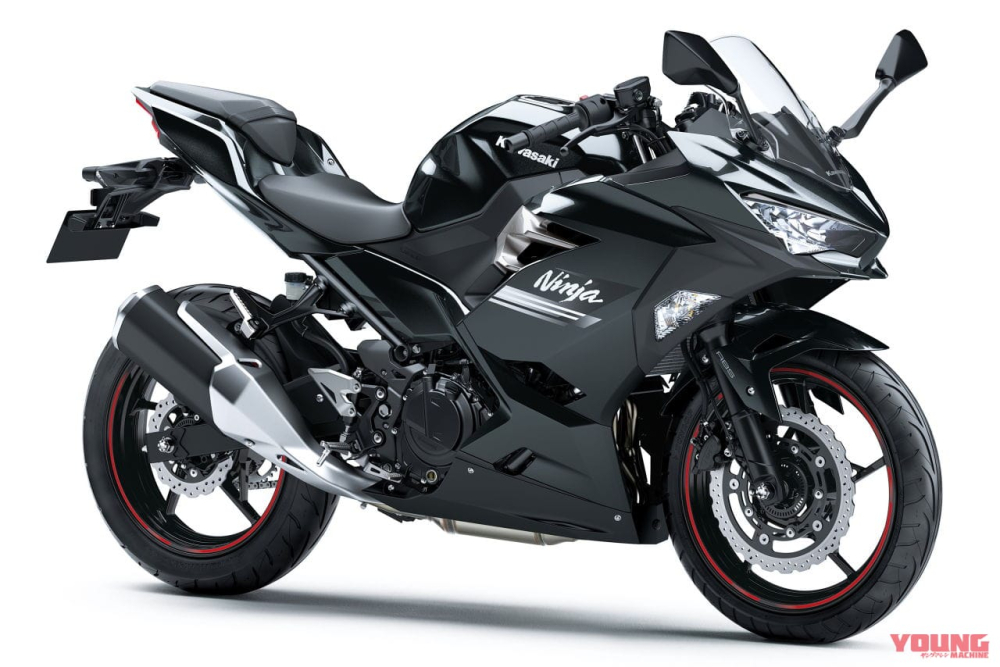 Màu đen xám carbon trên Kawasaki Ninja 250 2021
