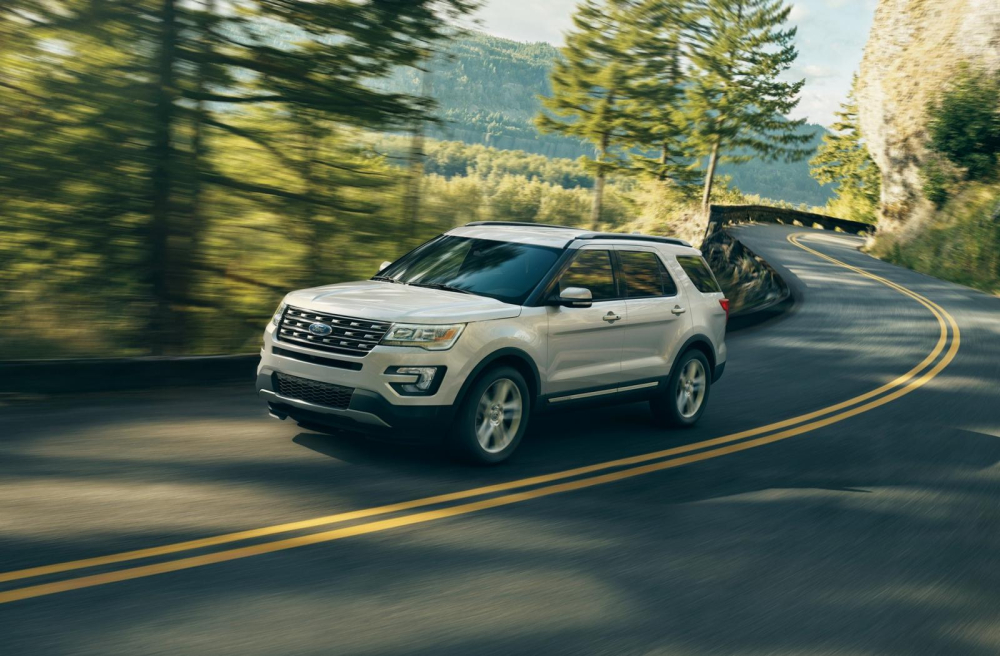 Ford Explorer đời cũ bị triệu hồi v&igrave; lỗi hệ thống treo