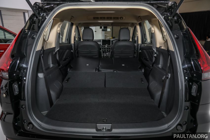 Ghế gập phẳng xuống s&agrave;n của Mitsubishi Xpander 2020 tại Malaysia