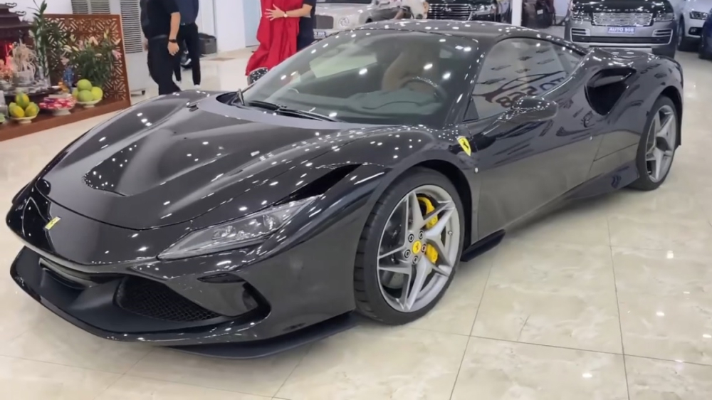 Vẻ đẹp của chiếc siêu xe Ferrari F8 Tributo thứ 2 về Việt Nam