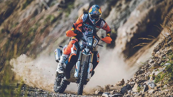 KTM 890 Adventure R Rally chú trọng vào khả năng đi off-road đường trường KTM 890 Adventure R Rally chú trọng vào khả năng đi off-road đường trường