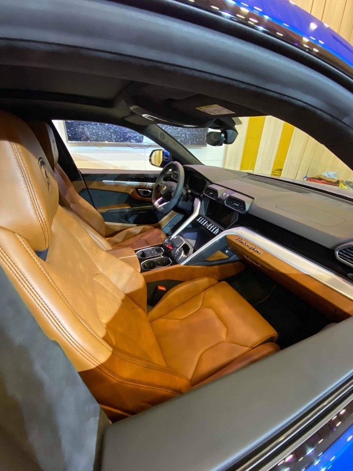 Khoang lái siêu SUV Lamborghini Urus thứ 5 tại Việt Nam. Ảnh: Phan Dũng