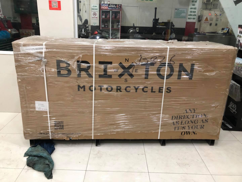 Brixton Crossfire 500 chính thức có mặt tại Việt Nam