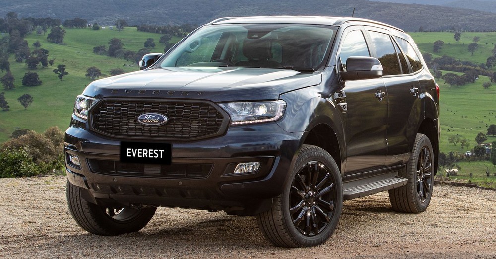 Ford Everest Sport 2021 dùng lưới tản nhiệt màu đen
