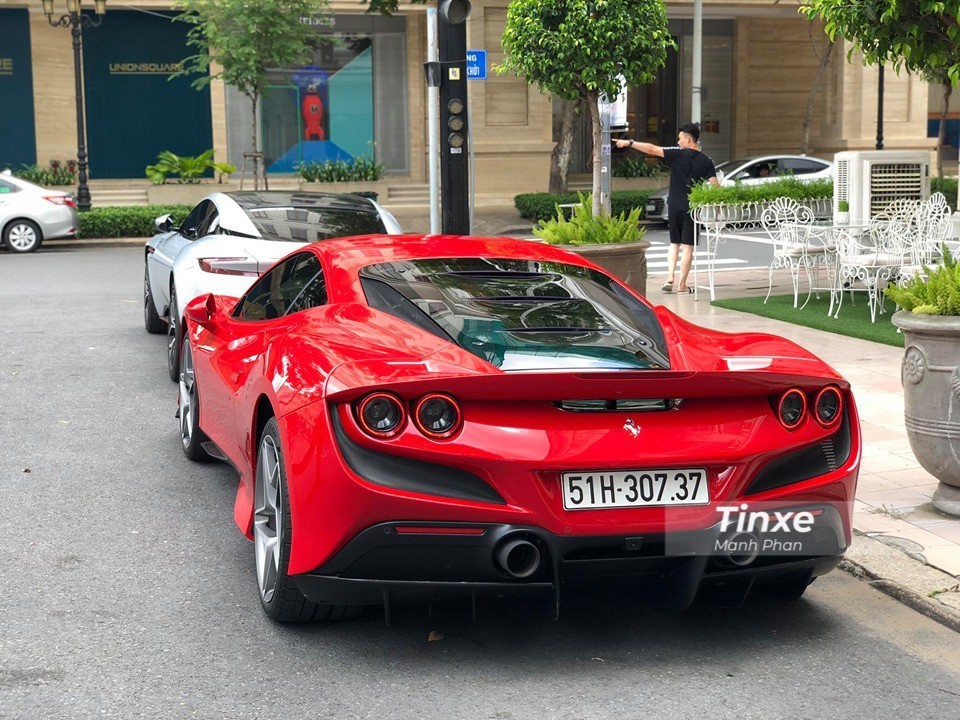 Hiện giới m&ecirc; xe chỉ mới thấy si&ecirc;u xe Ferrari F8 Tributo của Cường Đ&ocirc;-la l&agrave; c&oacute; biển số
