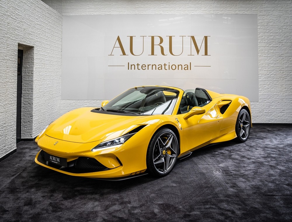 Diện mạo của si&ecirc;u xe Ferrari F8 Spider m&agrave;u v&agrave;ng độc nhất về Việt Nam