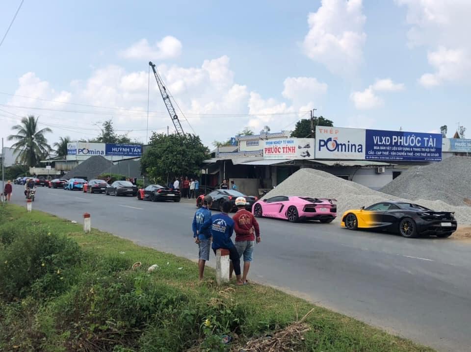 Đo&agrave;n si&ecirc;u xe đi từ Tp. Hồ Ch&iacute; Minh về miền T&acirc;y v&agrave;o h&ocirc;m 7/11/2020