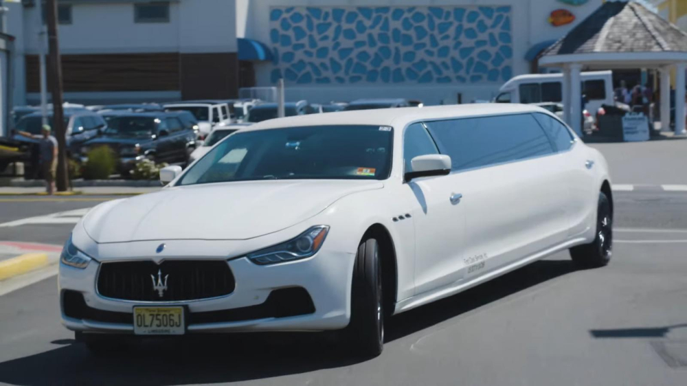 D&aacute;ng vẻ b&ecirc;n ngo&agrave;i của chiếc&nbsp;Maserati Ghibli Limo