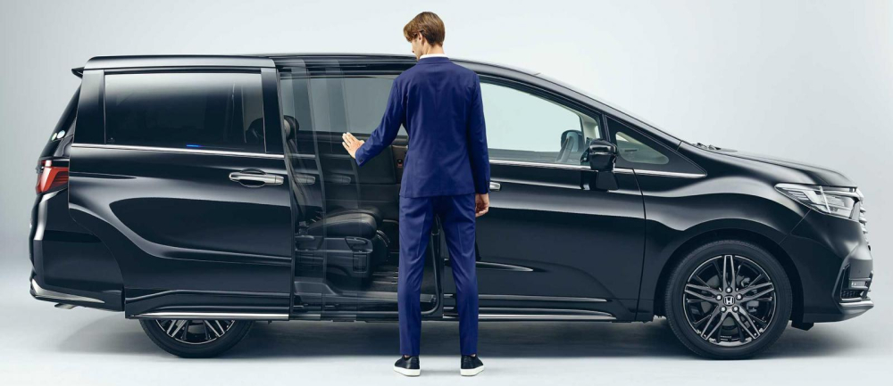 Honda Odyssey 2020 c&oacute; cửa trượt đ&oacute;ng, mở bằng c&aacute;ch phẩy tay
