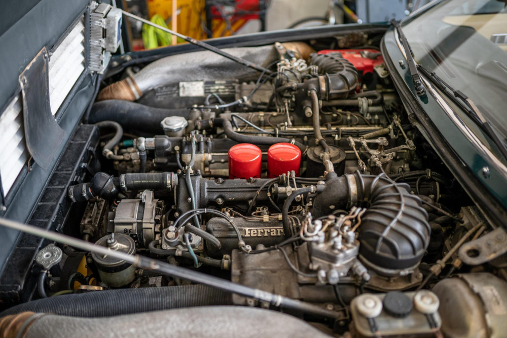 Hệ thống động cơ của chiếc Ferrari 400i 1978