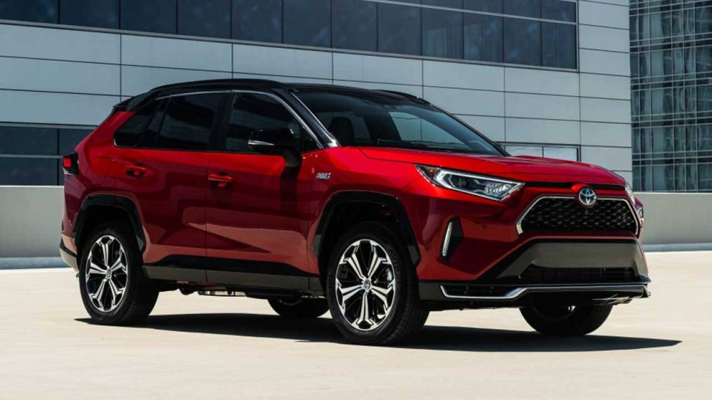 Kh&aacute;ch h&agrave;ng muốn mua Nissan X-Trail 2021 sẽ được l&aacute;i thử Toyota RAV4 miễn ph&iacute;