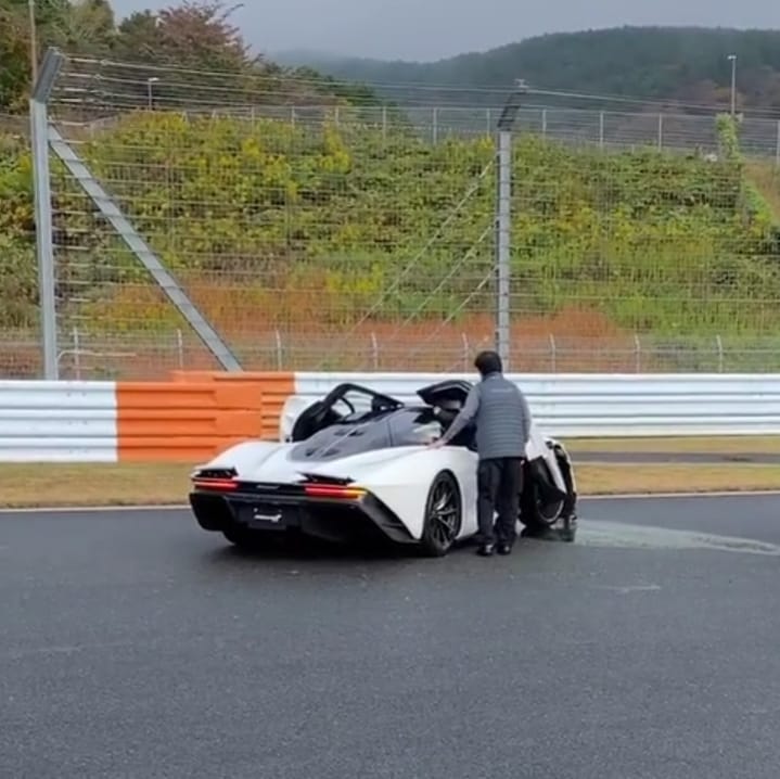 H&igrave;nh ảnh si&ecirc;u xe McLaren Speedtail đầu ti&ecirc;n tr&ecirc;n thế giới gặp nạn ở Nhật Bản