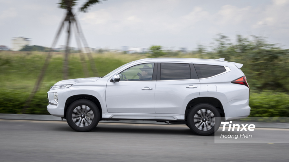 Những chiếc SUV sử dụng khung gầm rời sẽ c&oacute; khả năng c&aacute;ch &acirc;m tốt hơn những chiếc xe sử dụng khung gầm liền khối.