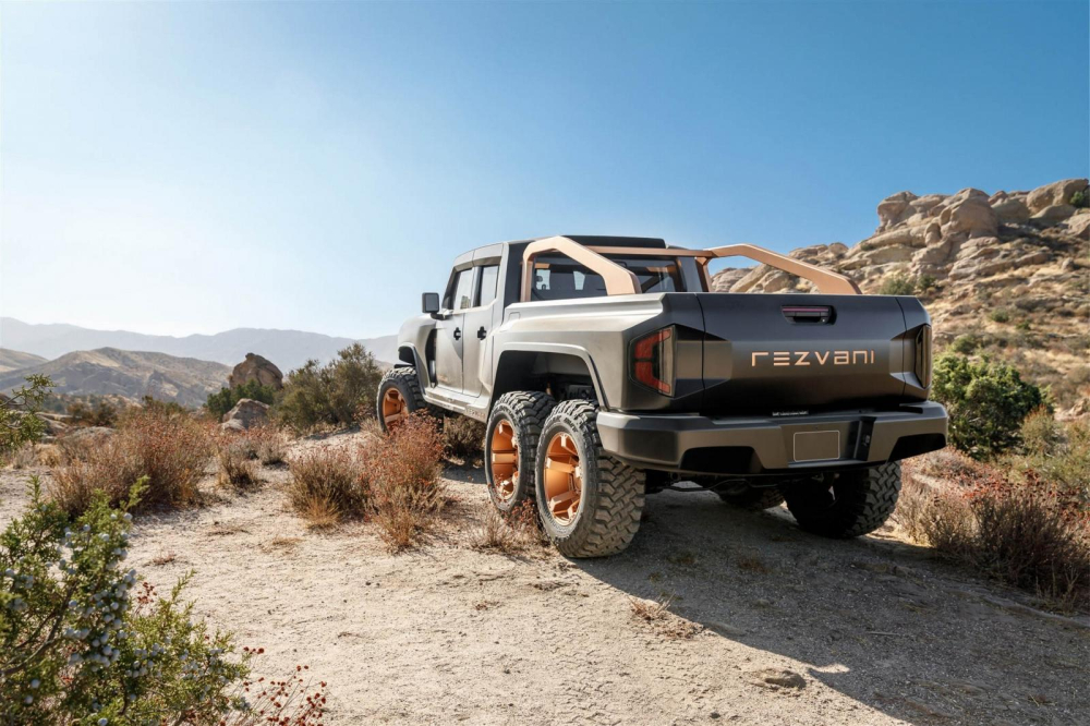 Rezvani Hercules 6×6 có động cơ V8 dung tích 7.0 lít Rezvani Hercules 6×6 có động cơ V8 dung tích 7.0 lít