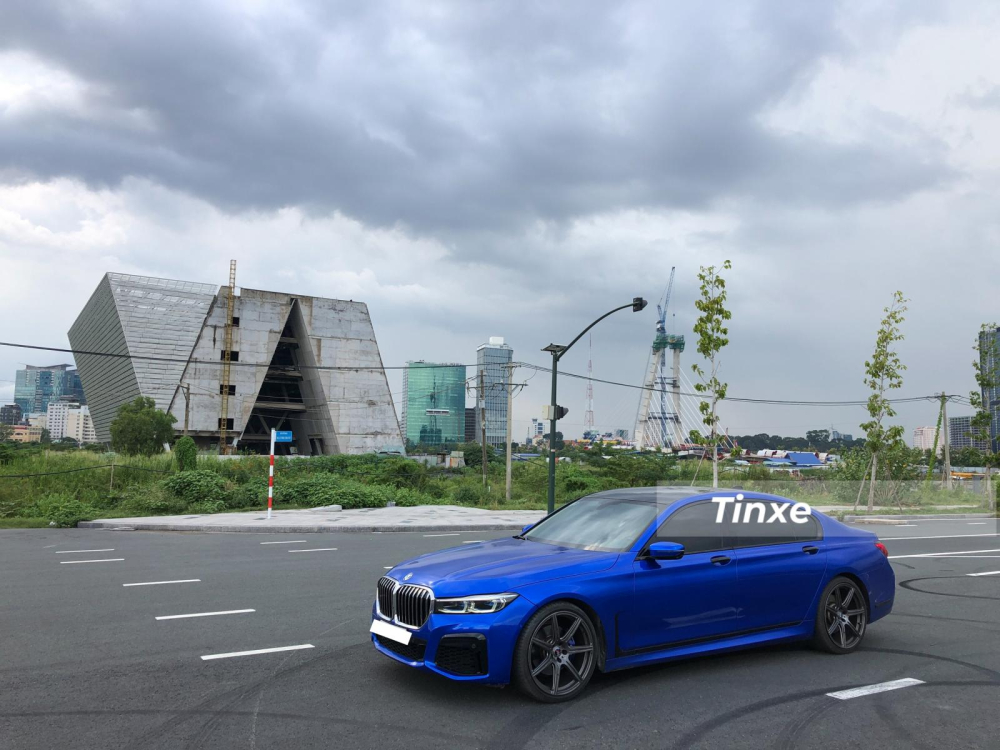 G&oacute;i n&acirc;ng cấp body kit BMW M760Li 2020 n&agrave;y c&ograve;n bao gồm cả đ&egrave;n pha-đ&egrave;n hậu v&agrave; m&acirc;m độ