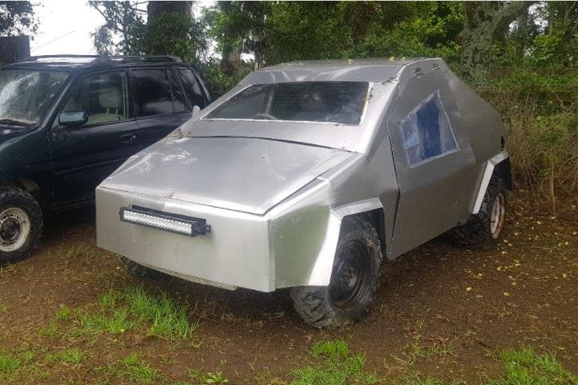 Nó vốn được chế tạo dựa trên một chiếc Toyota Vitz 2000