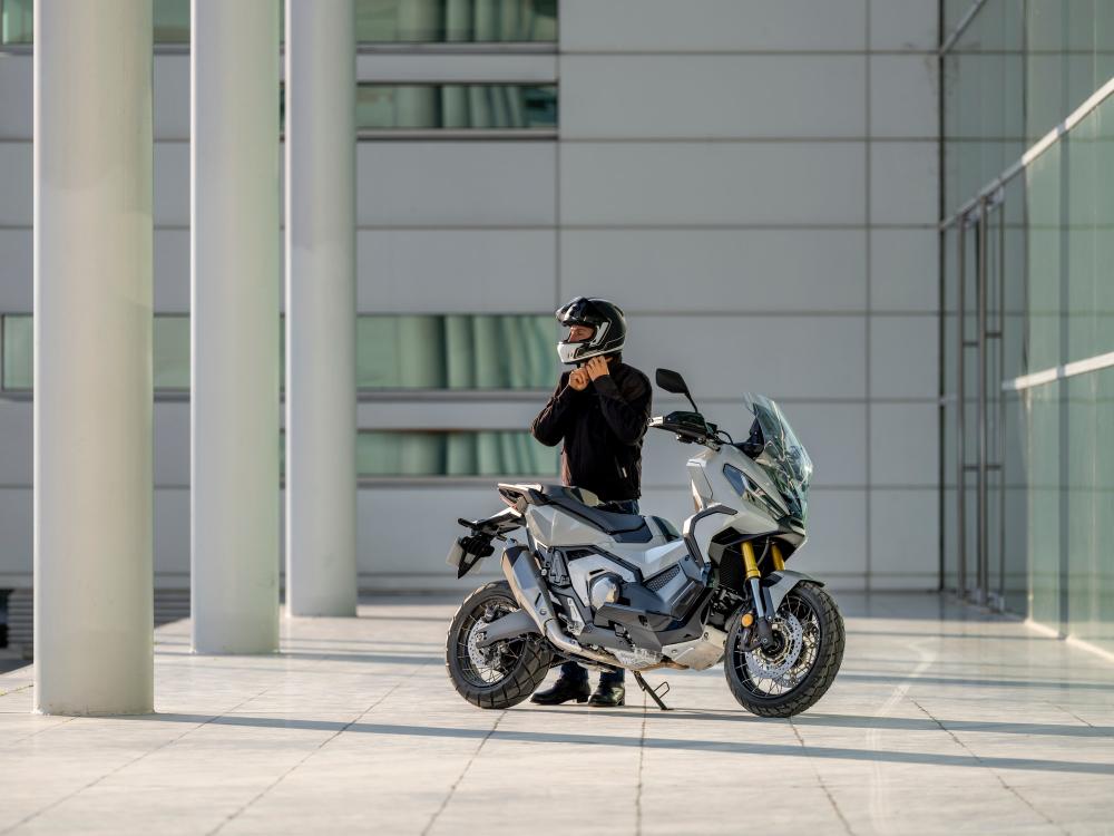 Honda X-ADV 750 2021 sẽ c&oacute; gi&aacute; kh&ocirc;ng dưới 300 triệu đồng tại Ch&acirc;u &Acirc;u