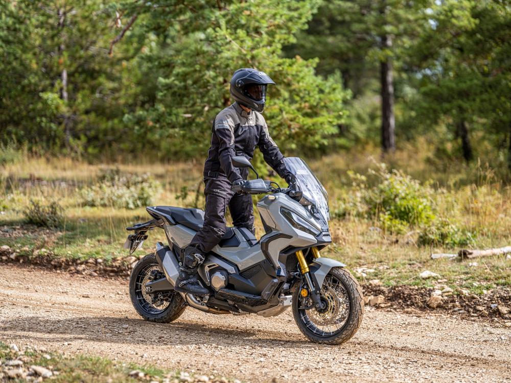 Honda X-ADV 750 2021 ra mắt với d&aacute;ng vẻ mới tuyệt đẹp