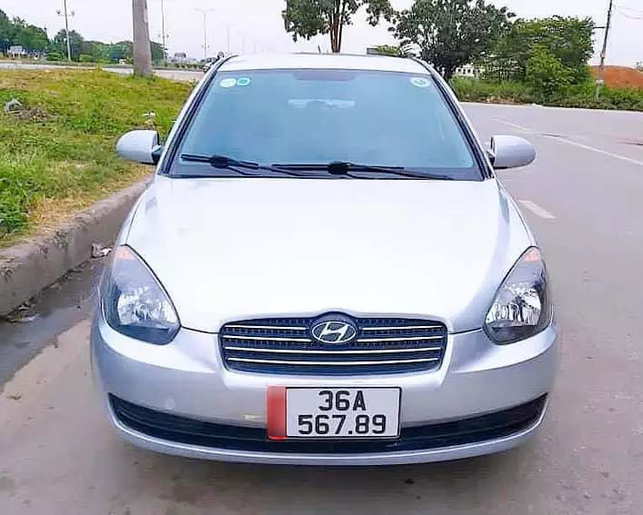 Chiếc Hyundai Accent đời khoảng 2008 lắp biển số san bằng tất cả Chiếc Hyundai Accent đời khoảng 2008 lắp biển số san bằng tất cả