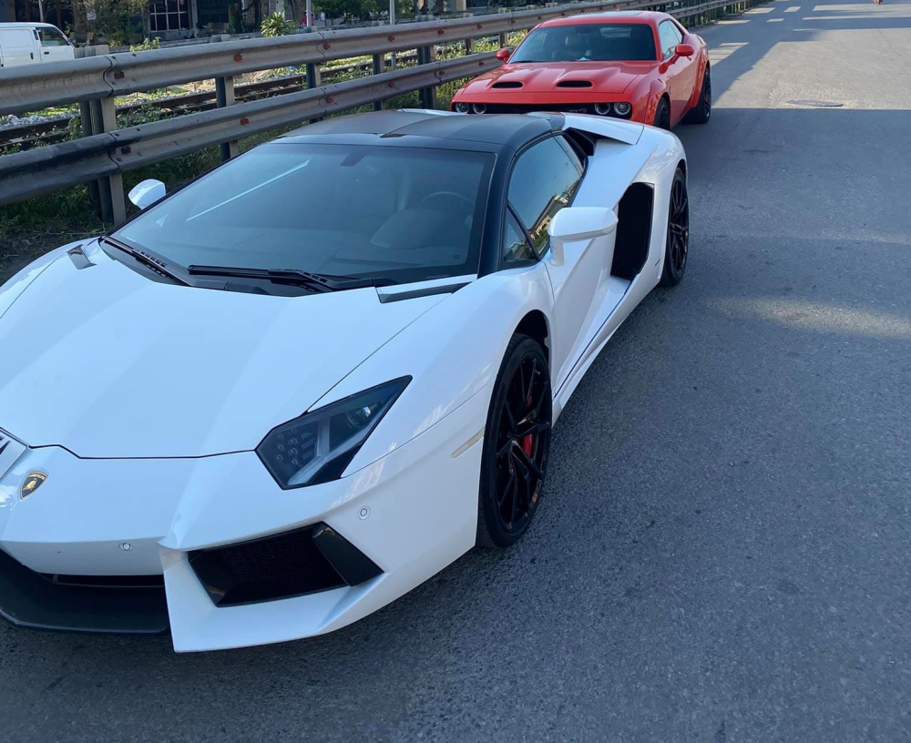 Chiếc si&ecirc;u xe mui trần Lamborghini Aventador LP700-4 Roadster n&agrave;y sẽ sớm v&agrave;o B&igrave;nh Phước
